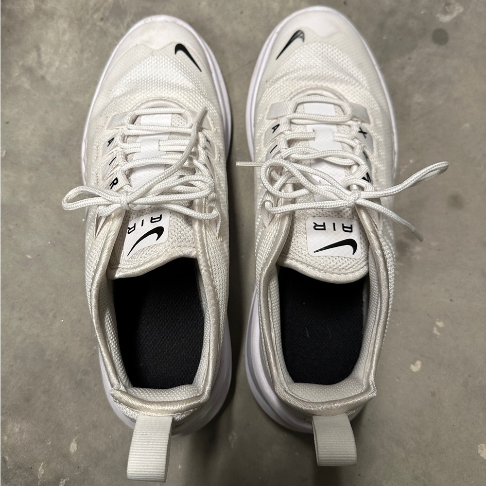 Nike Air Max Axis